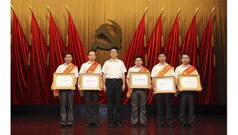 38所隆重舉行2013年度“七一”表彰大會，安防與產(chǎn)品事業(yè)部聯(lián)合黨支部及陳少應(yīng)副總工榮獲殊榮